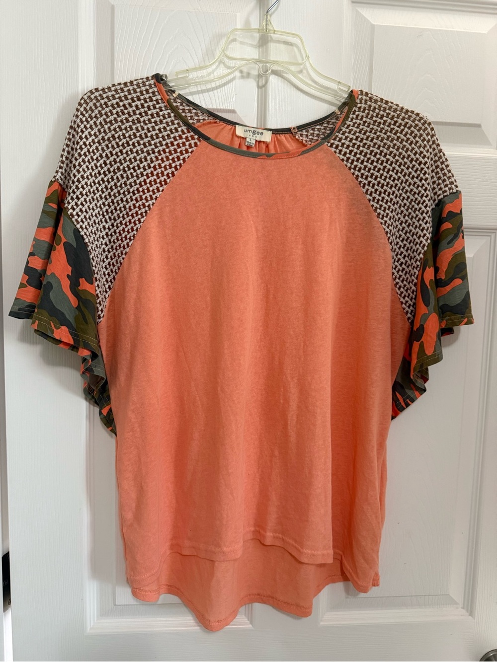 Umgee Coral Raglan Top with Houndstooth & Camo Sleeves
